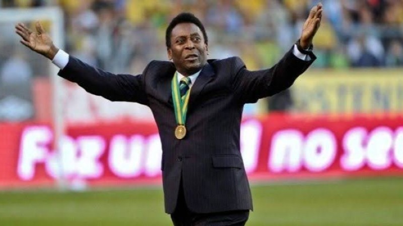 Football Legend Pele - A Golden Legacy of the Football World