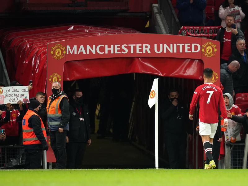 Manchester United Players Reacted To Home Loss Against Liverpool